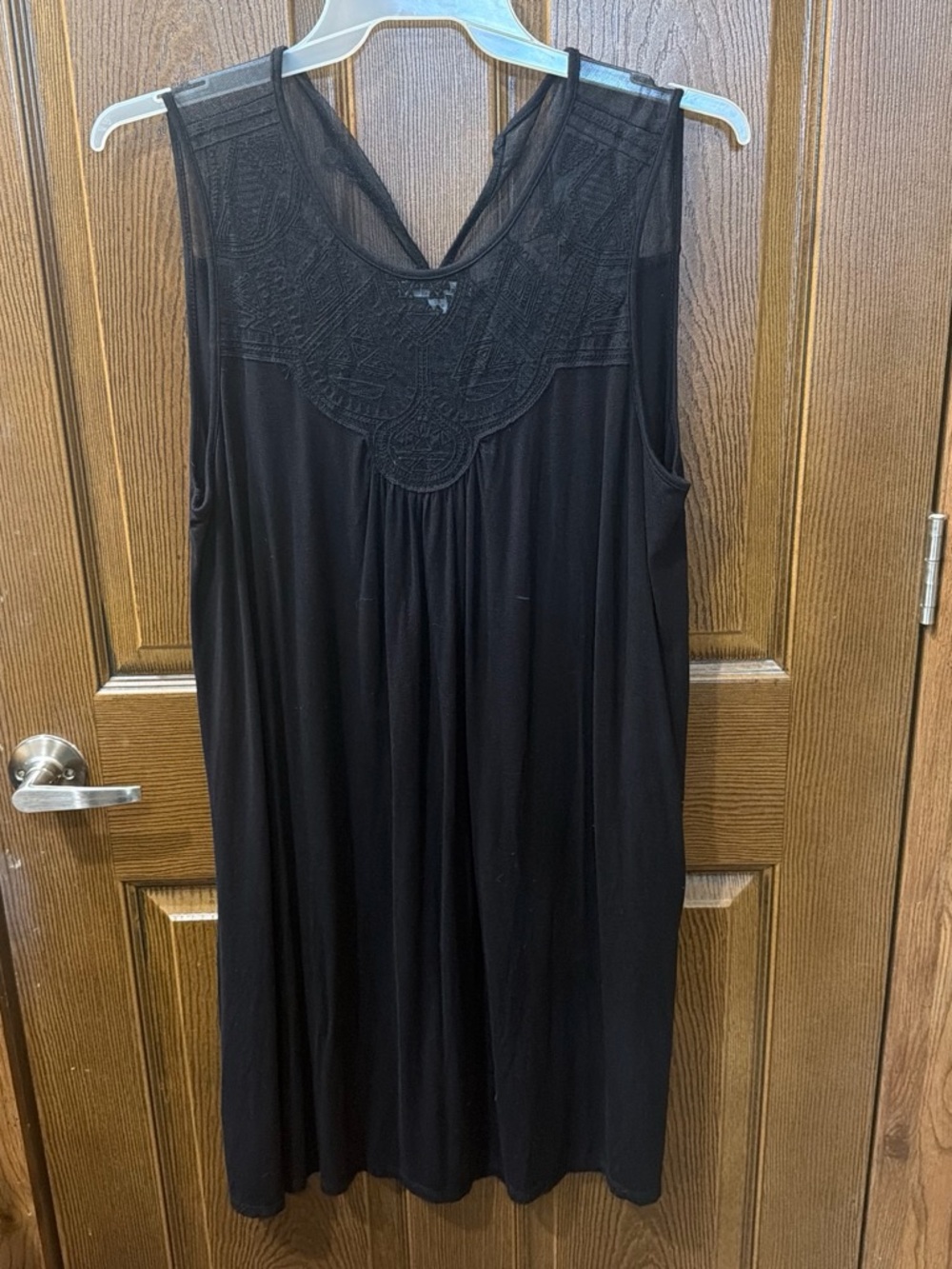 Green Envelope Black Sleeveless Midi Dress with Lace Yoke